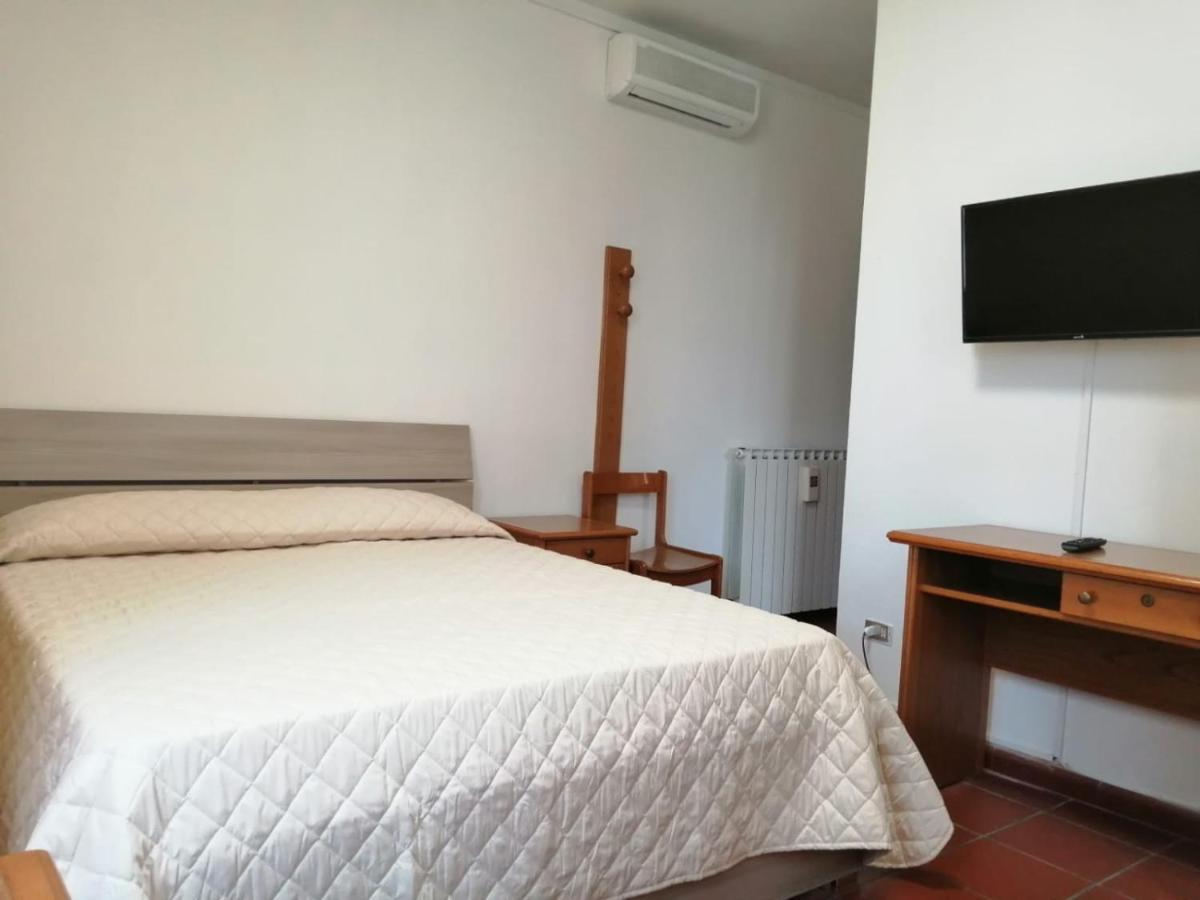 Casa Per Ferie Ulivo D'Assisi Villa Luaran gambar