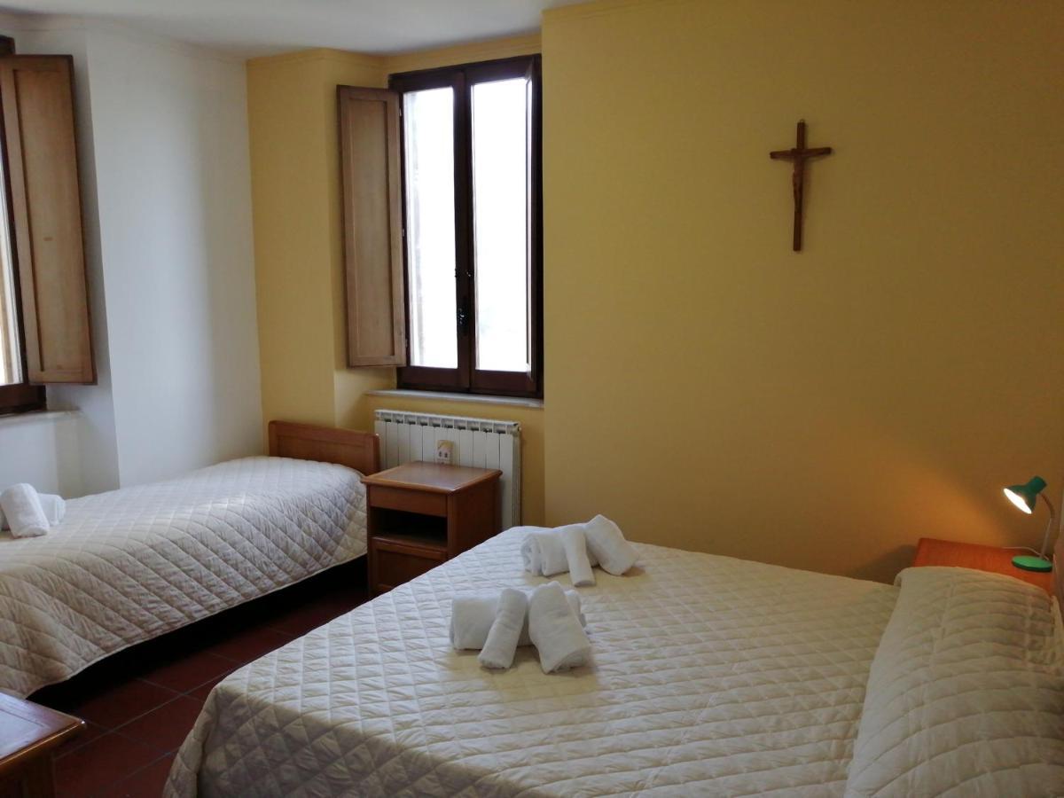 Casa Per Ferie Ulivo D'Assisi Villa Luaran gambar