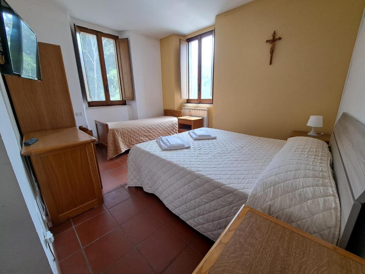 Casa Per Ferie Ulivo D'Assisi Villa Luaran gambar