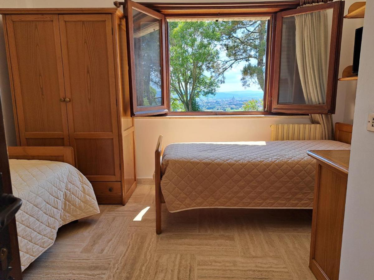 Casa Per Ferie Ulivo D'Assisi Villa Luaran gambar