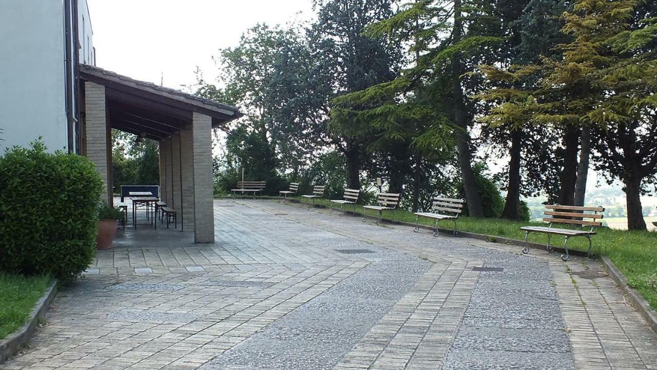 Casa Per Ferie Ulivo D'Assisi Villa Luaran gambar